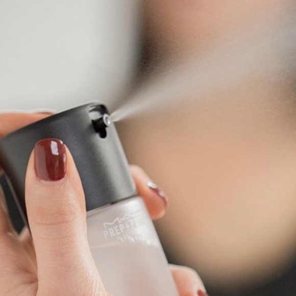 MAC Prep + Prime Fix + Finishing Mist - Picture 8 of 13